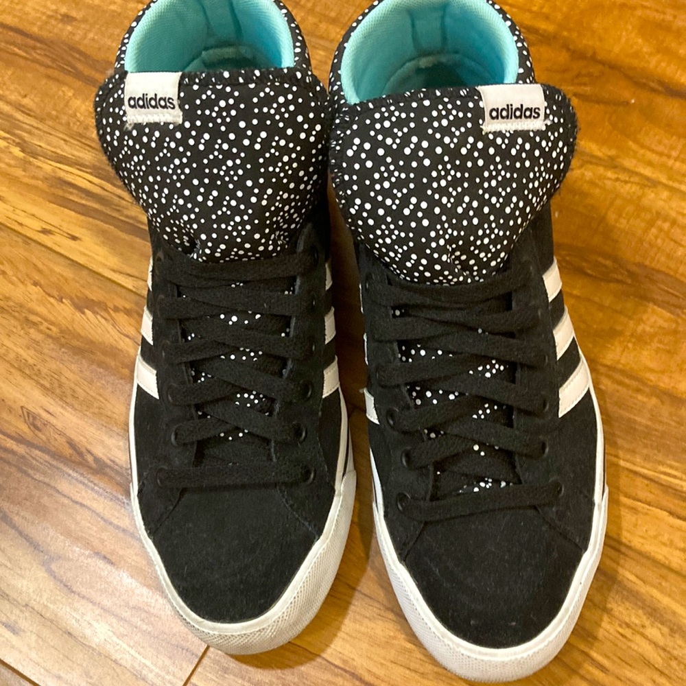 Size 6 (womens)